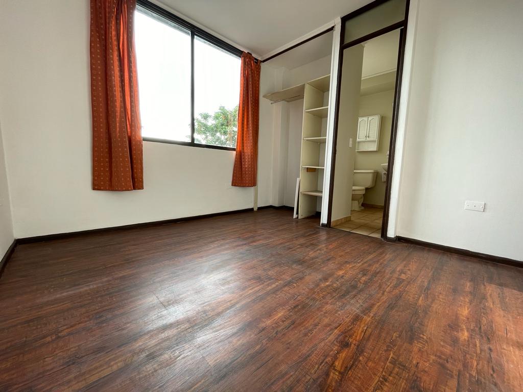 foto-dormitorio-y-bano-suite